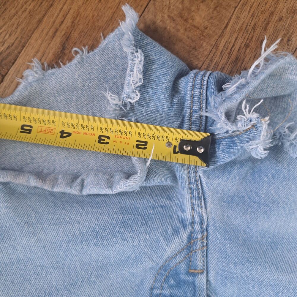 Levi's 501 Jean Shorts Denim Size 29 Womens Distressed Cut Off Light Wash FLAWED - Picture 6 of 10